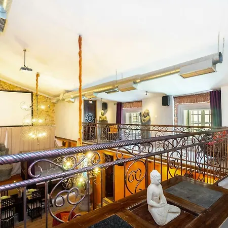 Alfama Kuta Loft *