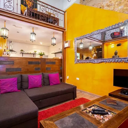 Alfama Kuta Loft Apartment