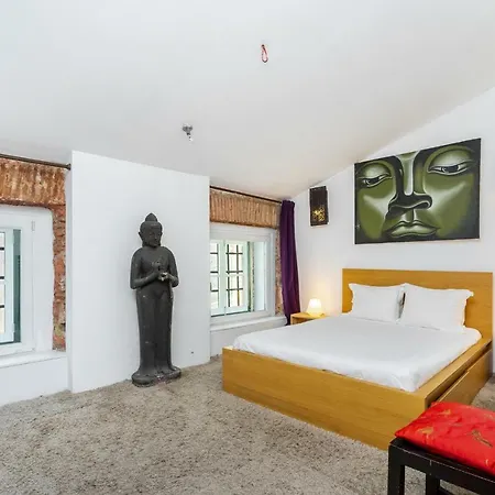 Alfama Kuta Loft *