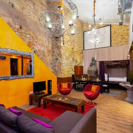 Alfama Kuta Loft *