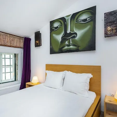 Alfama Kuta Loft Apartment Lisbon