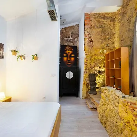 Alfama Kuta Loft *
